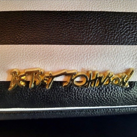 Betsey Johnson Crossbody Bag - Picture 7 of 12